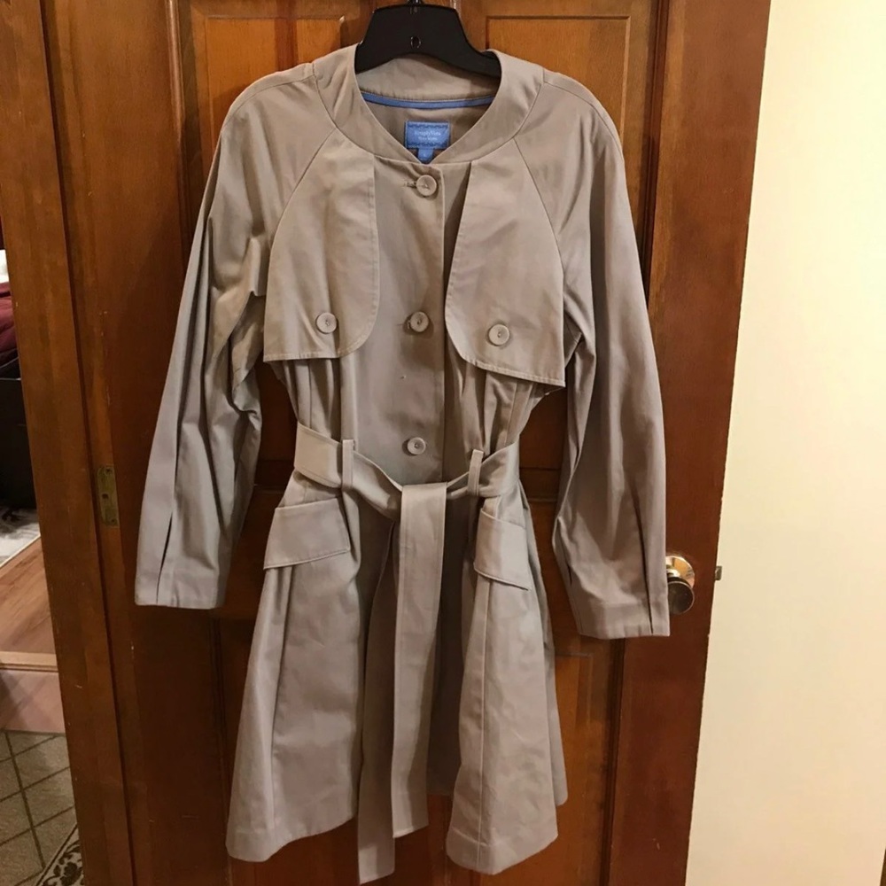 Vera Wang ladies trench coat rain jacket neutral color